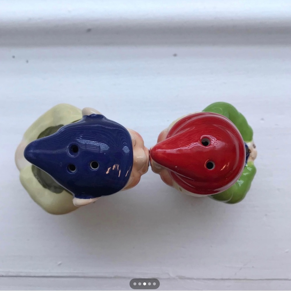 Gnome Salt and Pepper Shaker Set - Picture 3 of 4